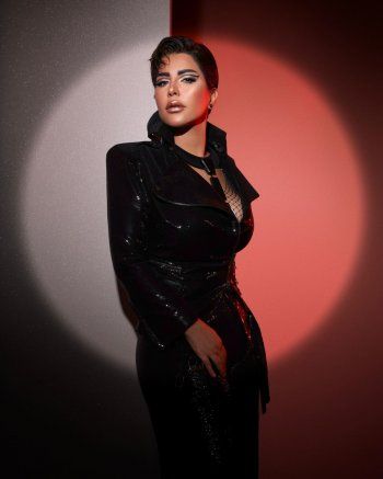 شاهد .. شمس الكويتية بمفاجأة للجمهور.."باي شمس" أوّل عطر فريد من نوعه في التاريخ-بالصور