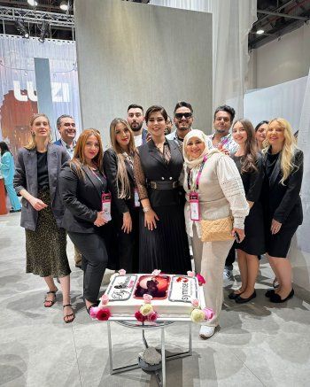 شاهد .. شمس الكويتية بمفاجأة للجمهور.."باي شمس" أوّل عطر فريد من نوعه في التاريخ-بالصور