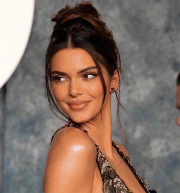 شاهد .. بلحظات جميلة جمعتهما من الطفولة..كلوي كارداشيان توجه هذه الرسالة لـ كيندال جينر في عيد ميلادها