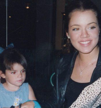 شاهد .. بلحظات جميلة جمعتهما من الطفولة..كلوي كارداشيان توجه هذه الرسالة لـ كيندال جينر في عيد ميلادها