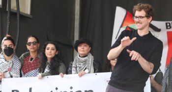 شاهد .. ممثلة أميركية في مظاهرة ضد إسرائيل