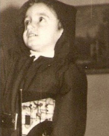 شاهد .. بيوم ميلاده.. جورج خباز بصورة من طفولته وتعليق مثير للجدل