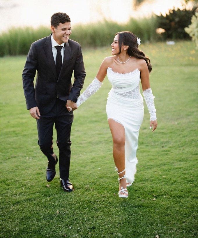 خطوبة كريم داش تثير الجدل.. فستان العروسة المفتوح اشعل السوشيال ميديا