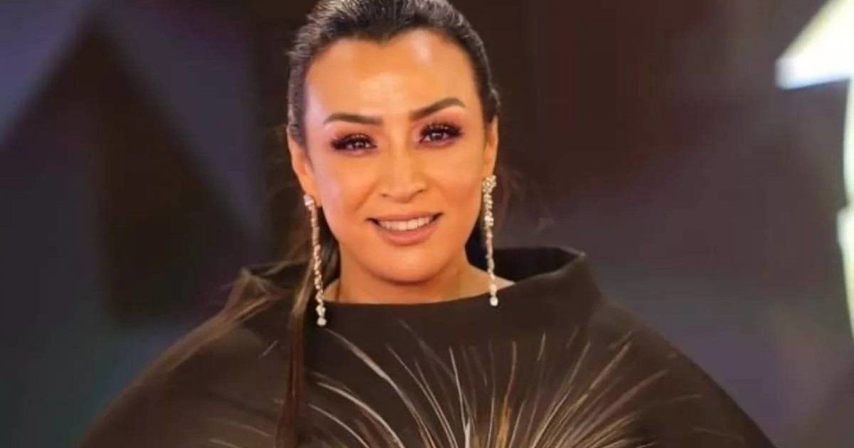 شاهد .. صفاء جلال بوجه متعب وحالة صعبة .. وهكذا علقت