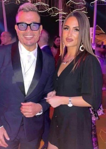 شاهد .. حقيقة فسخ شركة مشروبات غازية عقدها مع عمرو دياب