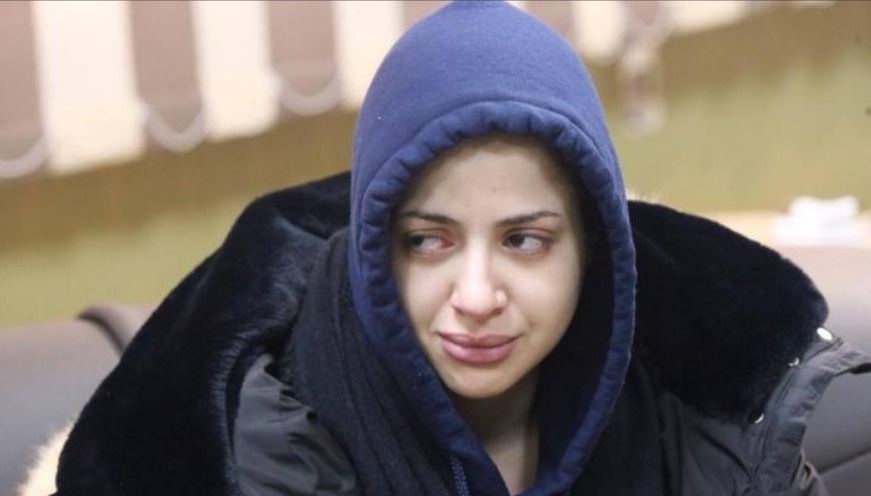 مني فاروق تستغيث بالجمهور : إدعوا لأخويا