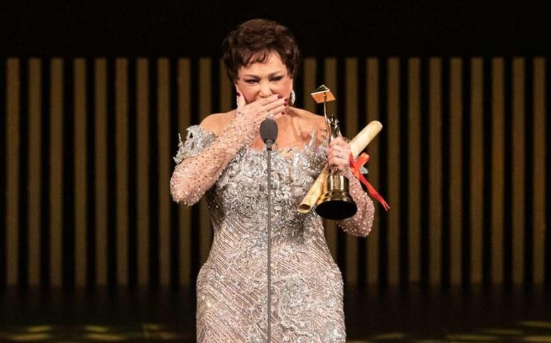 لبلبة تنهار بالبكاء بسبب مايحدث في غزة – فيديو