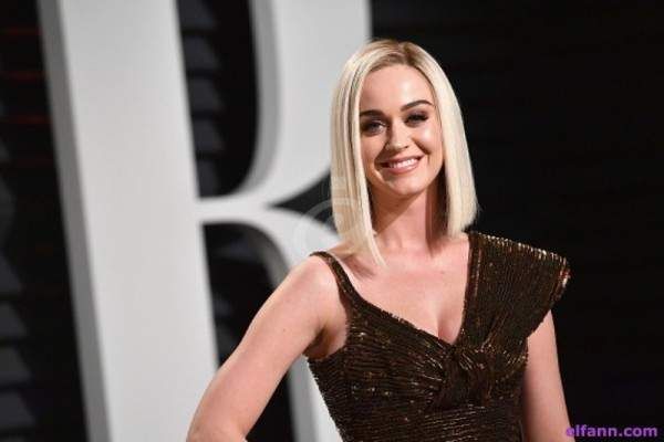 شاهد .. أول ظهور لإبنة كاتي بيري.. وخفة دمها حديث الجمهور