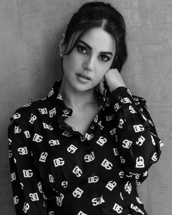 شاهد .. بالصور- درة التونسية تطمئن الجمهور عليها وهذا ما قالته لهم