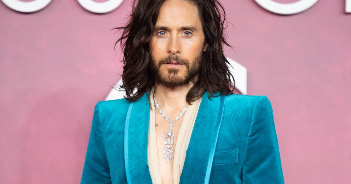 شاهد .. جاريد ليتو يروج لأغنيته الجديدة من خلال تسلقه لمبنى "إمباير ستيت"