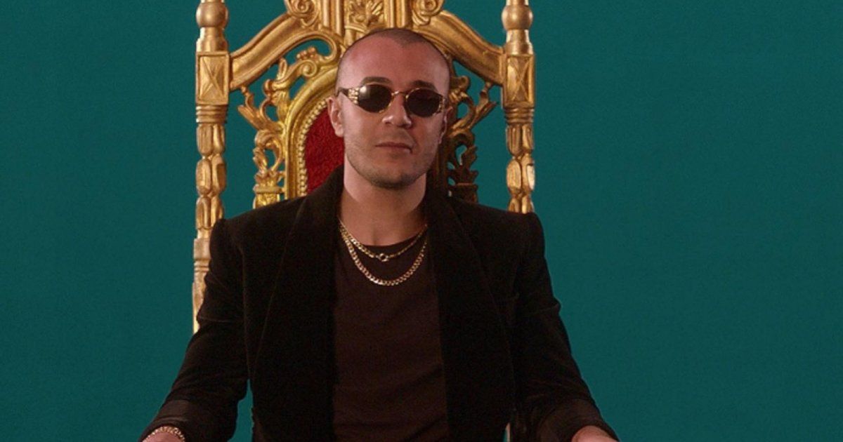 شاهد .. بالصور- شاهين يحمس الجمهور لدوره في حكاية "كلمة" من مسلسل حدث بالفعل