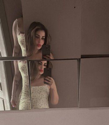 شاهد .. بالفيديو- ندى الكامل تستعرض رشاقتها من خلال فستان ضيق