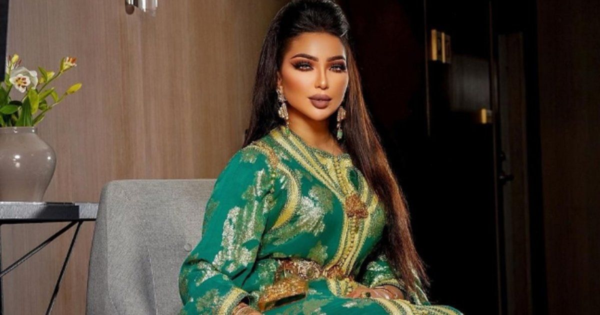 شاهد .. بالصورة - دنيا بطمة تتألق بلوك أسود وتخطف الأنظار