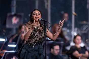 شاهد .. سعر مرتفع لفستان أنغام الأنيق في حفل روائع بليغ حمدي .. كم بلغ؟ - بالصور