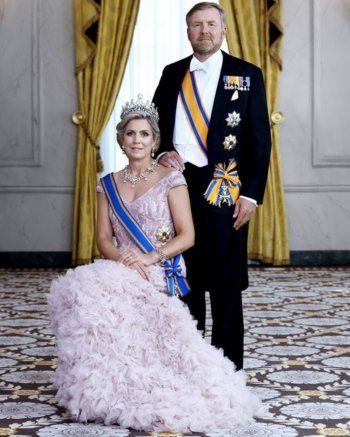 شاهد .. صور جديدة للملك ويليم ألكسندر والملكة ماكسيما بعد مرورعقد على حكمه