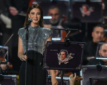 شاهد .. سعر فستان نانسي عجرم الذي خطفت به الأضواء في حفل روائع بليغ حمدي