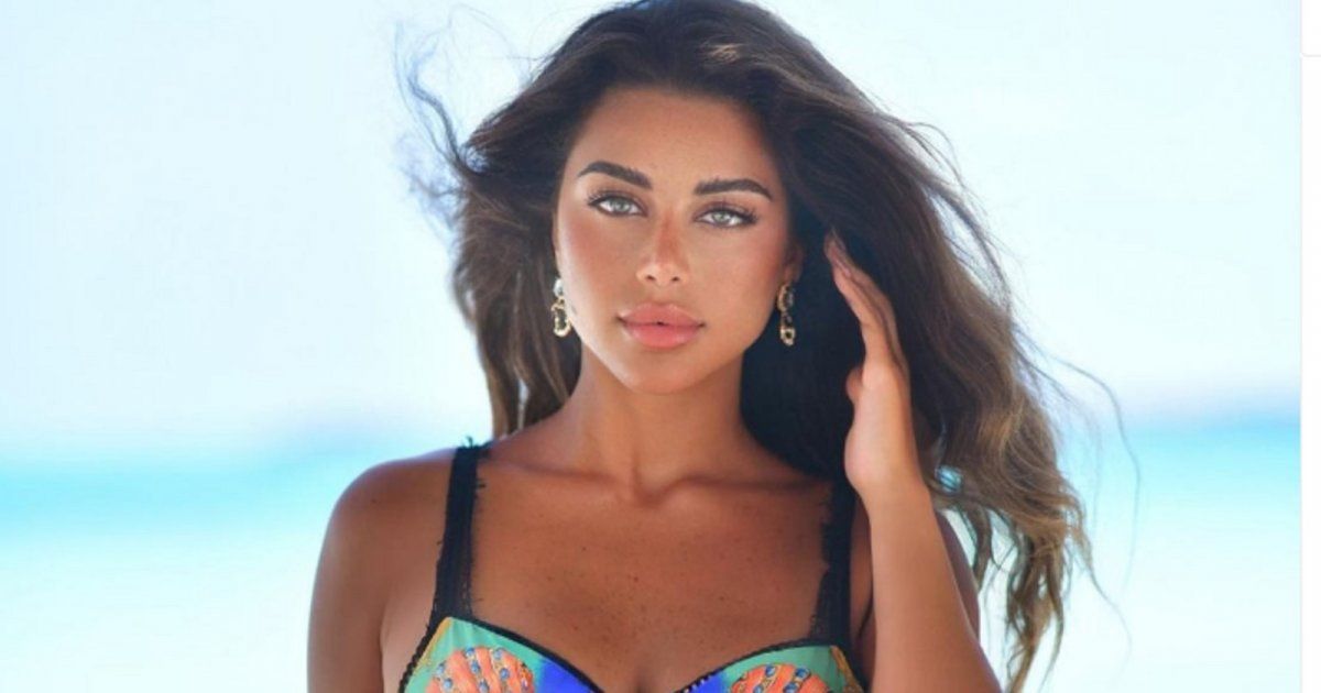 شاهد .. بالصور- بعد إنتهائها من التمارين الرياضية..يارا السكري تتألق من داخل الجيم