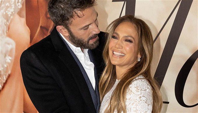 رد جينيفر لوبيز على معجبة غازلت بن أفليك.. لفظ خارج اشعل السوشيال