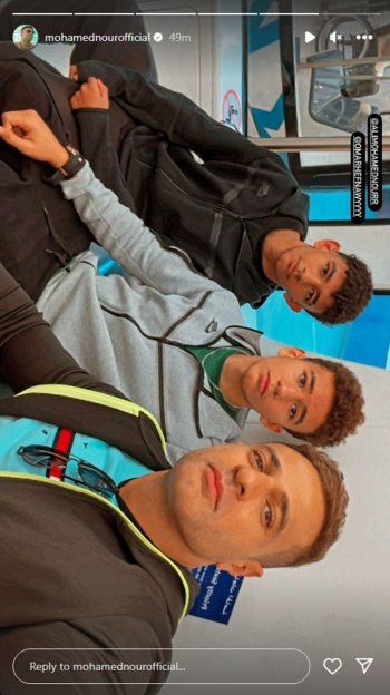 شاهد .. بالصور- من داخل الطائرة.. محمد نور وولداه عمر و علي في طريقهم إلى جدة