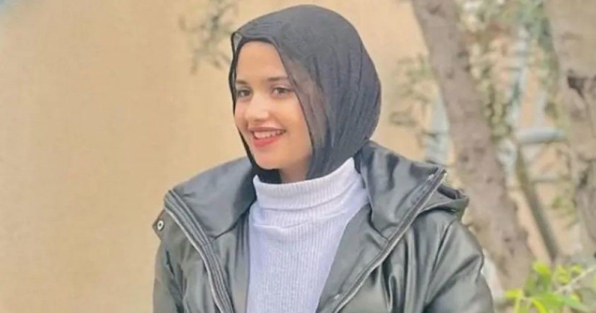 شاهد .. رحيل فنانة فلسـ طينية وعائلتها كاملة في القصـ ف الإسـ رائيلي