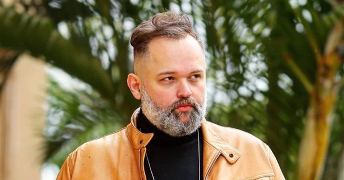 شاهد .. محمد محمود عبد العزيز يحيي ذكرى وفاة والده .. بكلمات مؤثرة