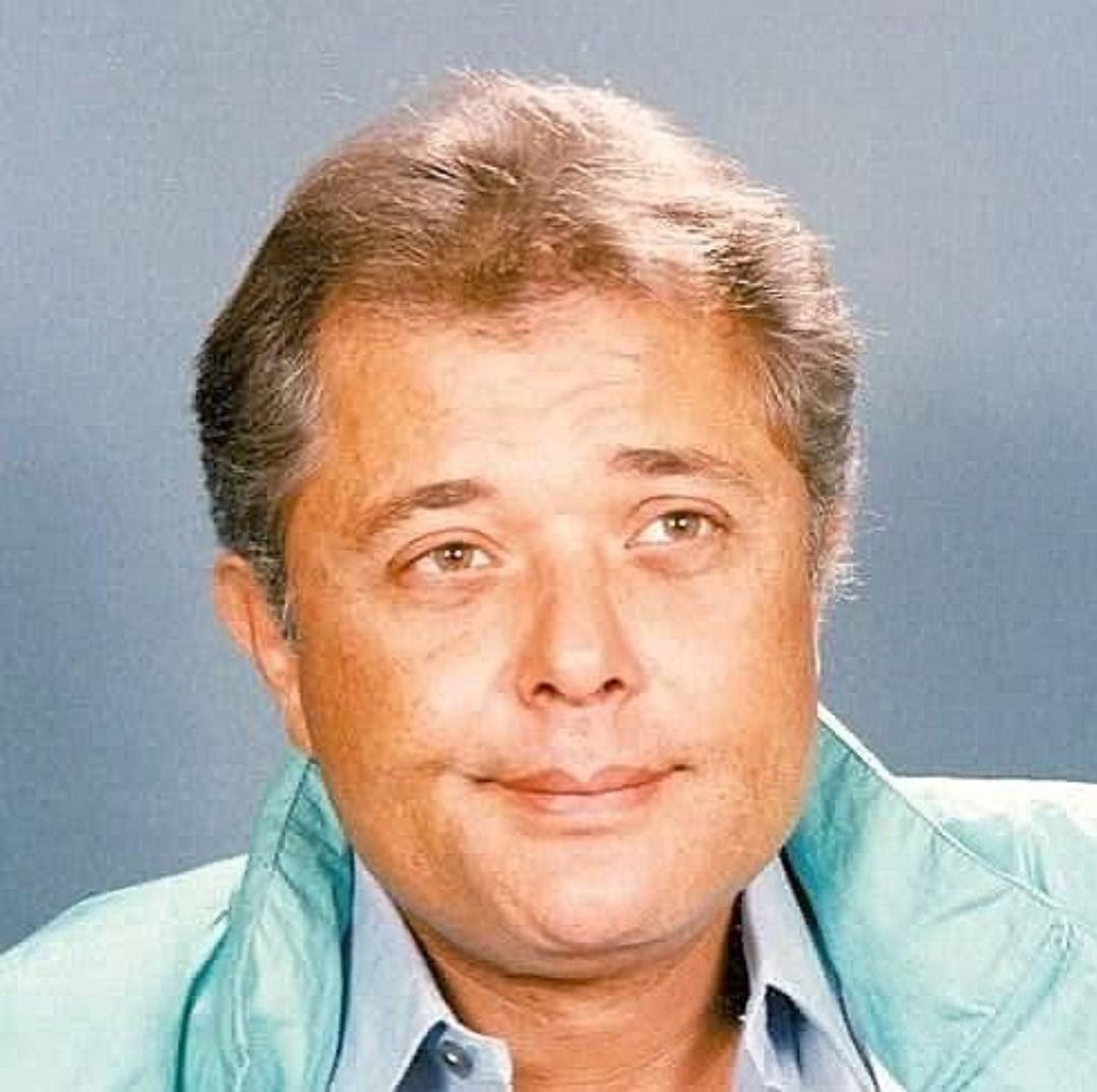 كريم محمود عبدالعزيز يحيي ذكري وفاة والده : 7 سنين يا أبو الرجولة