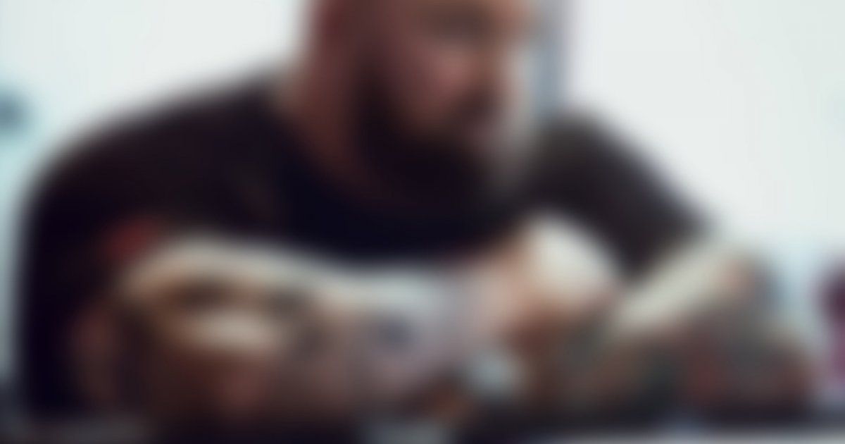 شاهد .. مأساة تصيب نجم عالمي شهير .. والتفاصيل مبكية