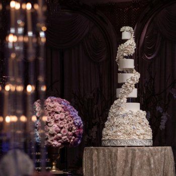 شاهد .. بصور من زفافهما.. تيفاني ترامب تعايد زوجها اللبناني مايكل بولس بذكرى زواجهما