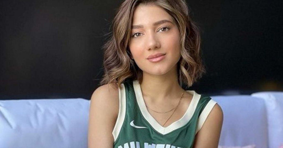 شاهد .. حبيب نارين بيوتي يطلب يدها في حفل فاجأ المتابعين .. كأنه لقطة من فيلم رومانسي