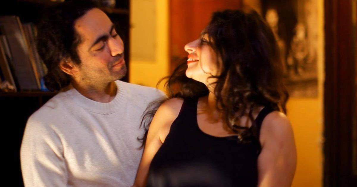 شاهد .. حسين شوقي لا يقوى على تخطي طليقته .. والحل لدى سعاد