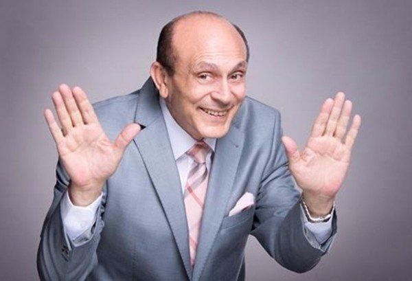 شاهد .. في ذكرى زواجه الـ 50.. محمد صبحي يتغزل بزوجته الراحلة