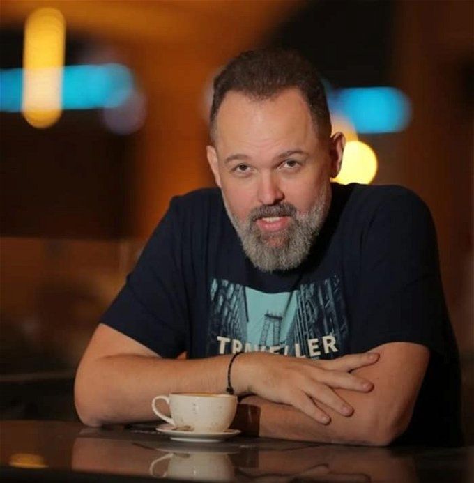 ذكرى وفاة والد الفنان محمد محمود عبد العزيز .. قطع قلب المتابعين بكلماته