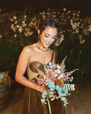 شاهد .. ستيفاني عطالله بإطلالة رائعة من حفل زفاف شقيقها.. وصور تثير الجدل حول خطوبتها رسمياً