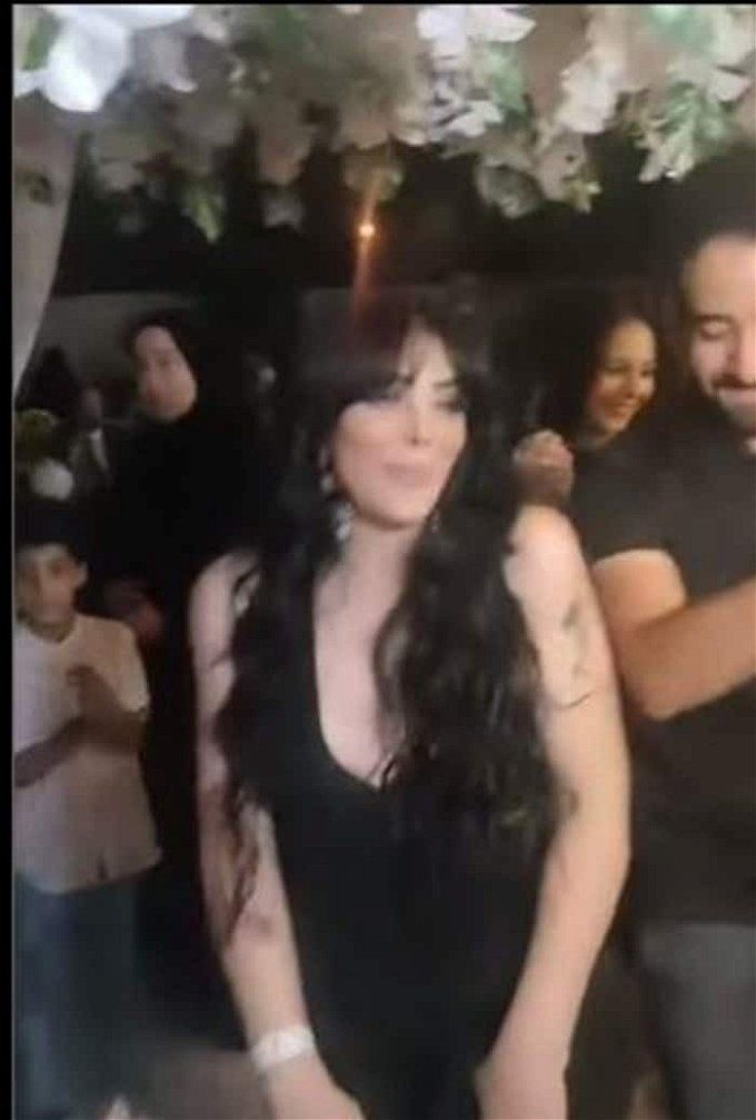 رقص حورية فرغلي في حفل زفاف يشعل السوشيال.. غلبت العروسة