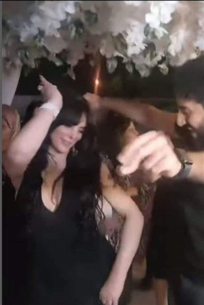رقص حورية فرغلي في حفل زفاف يشعل السوشيال.. غلبت العروسة