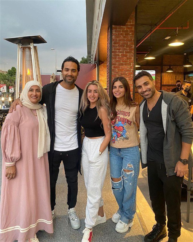 حققة انفصال أحمد فهمي وهنا الزاهد.. بقالهم شهور بعيد عن بعض