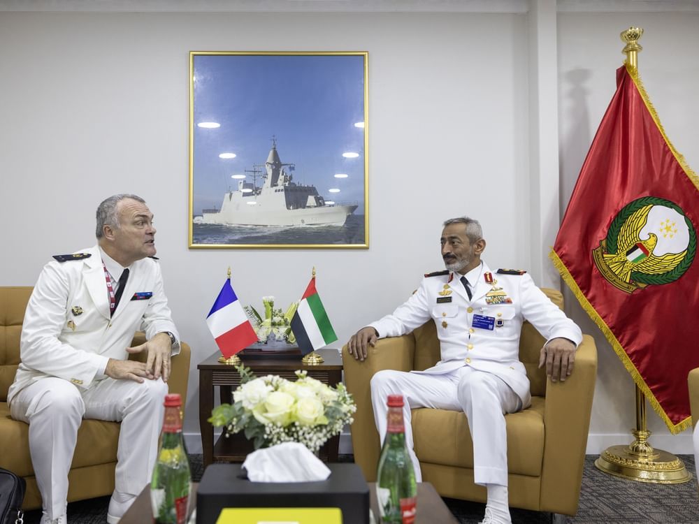 قائد القوات البحرية يستقبل نائب مدير شؤون أفريقيا والشرق الأوسط في المديرية العامة الفرنسية للتسليح