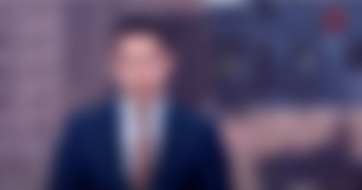 شاهد .. إعلامي ينهار بكاءً على الهواء