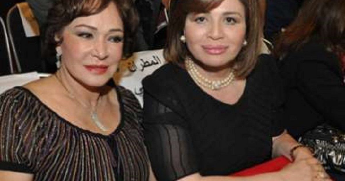 شاهد .. إلهام شاهين تعايد لبلبة بعيد ميلادها ال76