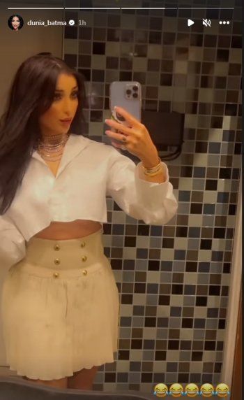 شاهد .. بالصور- بتنورة قصيرة وبطن مكشوف..دنيا بطمة تتألق بأخر إطلالتها