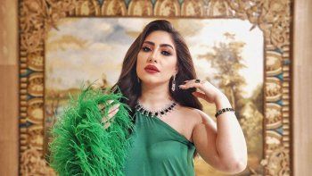 شاهد .. غادة عبد الرازق تساند بوسي بعد طلاقها من هشام ربيع وتعلق على صور جديدة لها