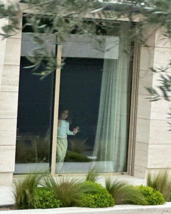 شاهد .. جورجينا رودريغيز بالـ هوت شورت والجمهور : "شو صاير عندك كرش" - بالصور