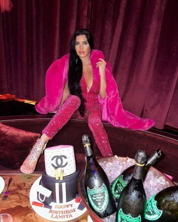شاهد .. لاميتا فرنجية تحتفل بـ عيد ميلادها في دبي.. إطلالة جريئة ومشروبات كحولية - بالصور
