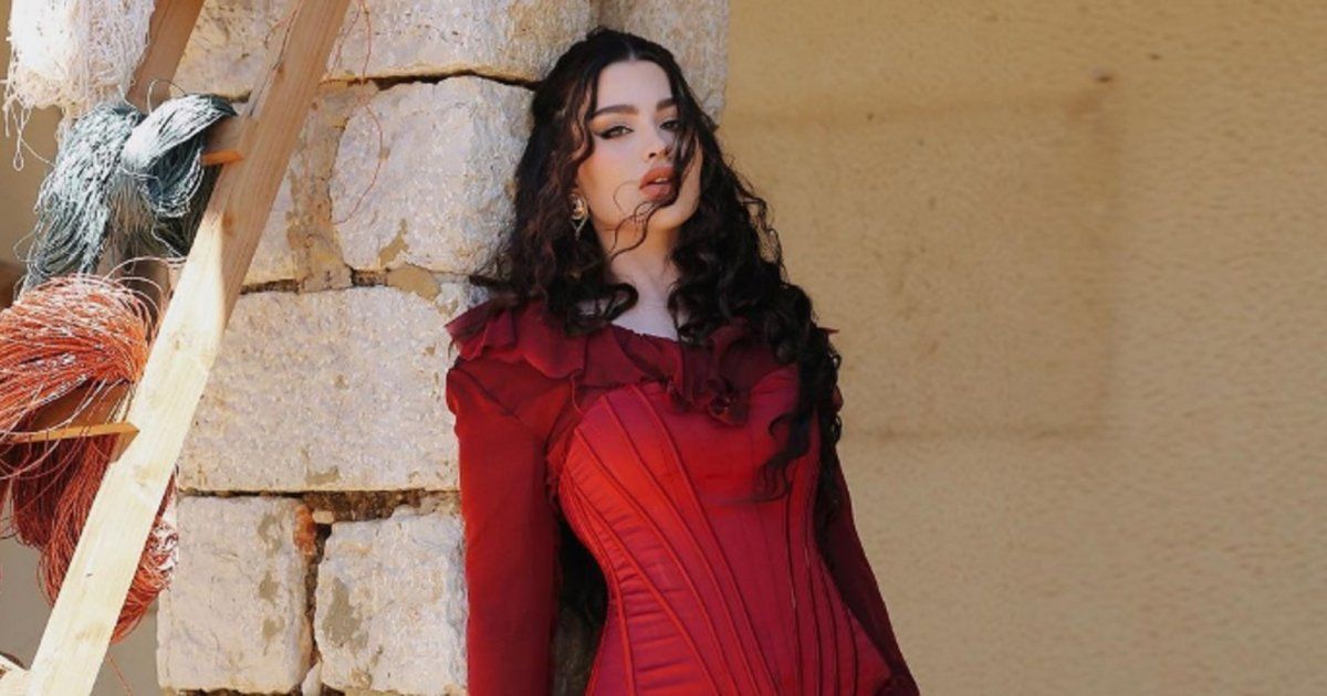 شاهد بالصور- روان بن حسين تستعرض رشاقتها بفستان رائع