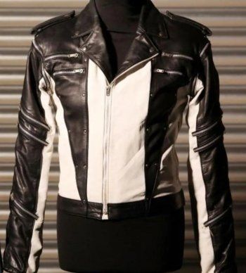 شاهد .. بيع جاكيت مايكل جاكسون بمبلغ ضخم في مزاد علني... إليكم السعر