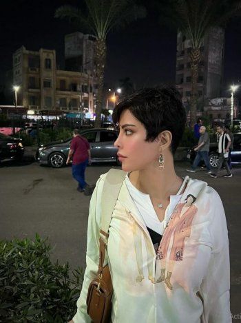 شاهد .. أغرب إطلالات شمس الكويتية التي أحدثت بلبلة على مواقع التواصل الاجتماعي