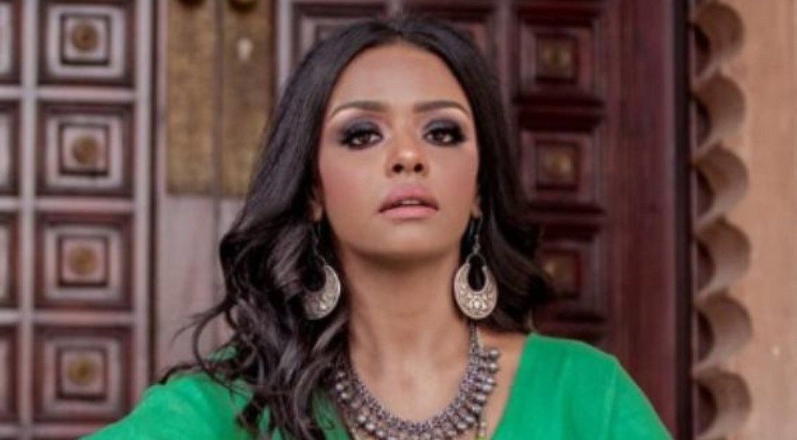 شاهد .. بالفيديو- أسماء أبو اليزيد تحتفل بعيد ميلاد خطيبها على طريقتها الخاصة