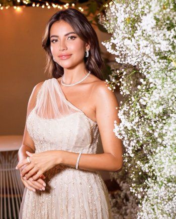 شاهد .. الإعلامية السعودية سارة مراد تتألق في حفل خطوبتها وهذا سعيد الحظ-بالصور