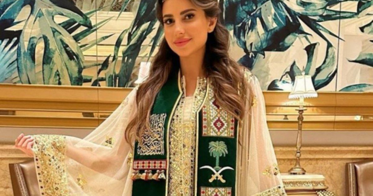 شاهد .. الإعلامية السعودية سارة مراد تتألق في حفل خطوبتها وهذا سعيد الحظ-بالصور