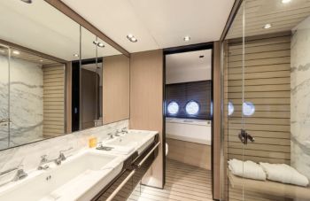 شاهد .. جولة في يخت كريستيانو رونالدو .. فخامة غير محدودة !